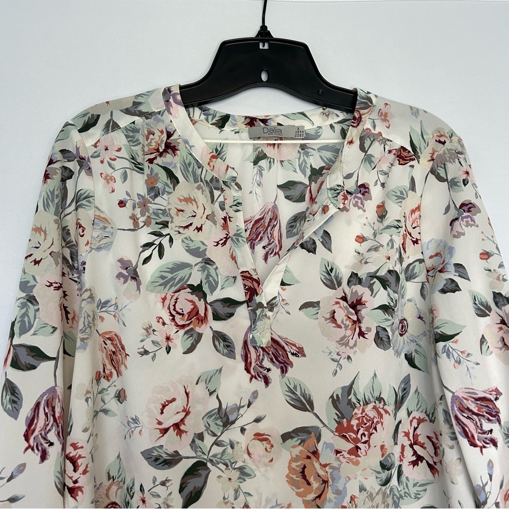Elaine Rose Cream Floral Print Blouse‎ - Picture 3 of 10